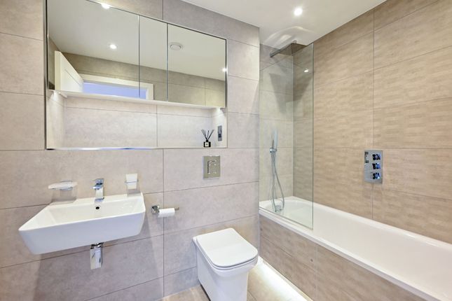 36 Hillside Place 117, Farnborough Road, Farnborough photo 4
