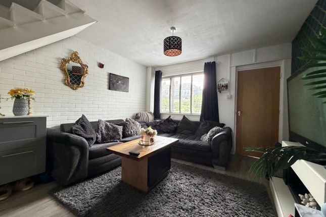 4 Charles Crescent, Taunton, Somerset photo 4