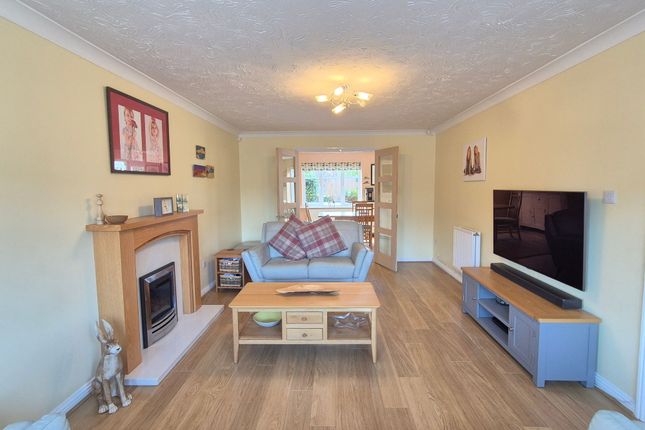 2 Marston Way, Coalville photo 4