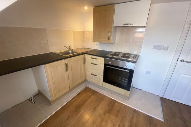 Thumbnail Flat to rent in Flat C Cornhill, Bridgwater, Somerset