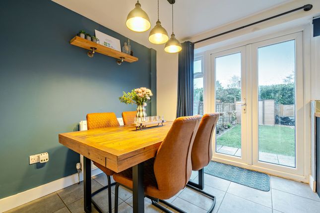 30 Blackthorn Close, Winchester photo 4