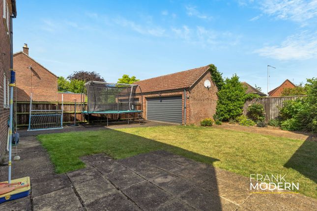 4 Cardyke Drive, Peterborough photo 4