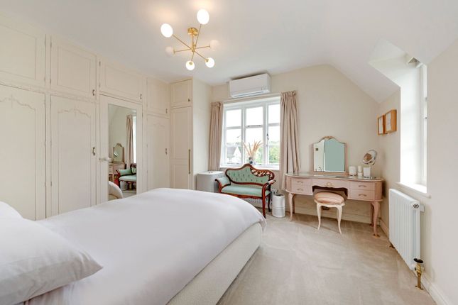 8, Creswick Walk, London photo 4