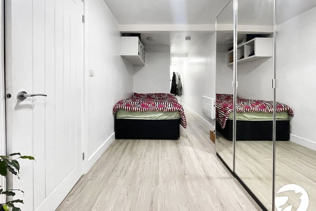 Flat 4, 282,, Broadway, Bexleyheath photo 2