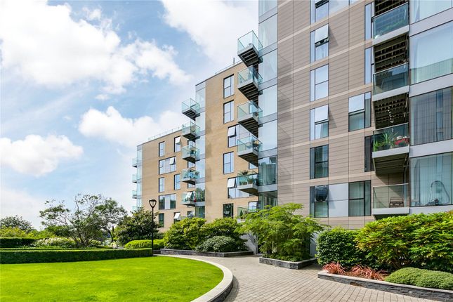 Flat to rent in Waterside Apartments, Goodchild Road