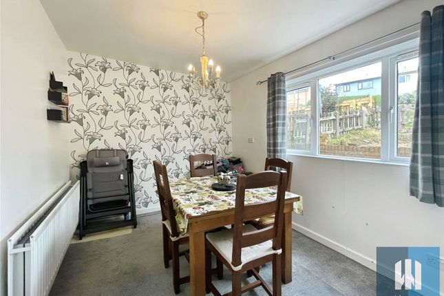 51, Banksfield Crescent, Halifax photo 4
