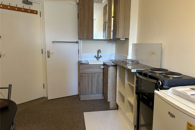 Flat 10, 17, Park Street, Somerset photo 3