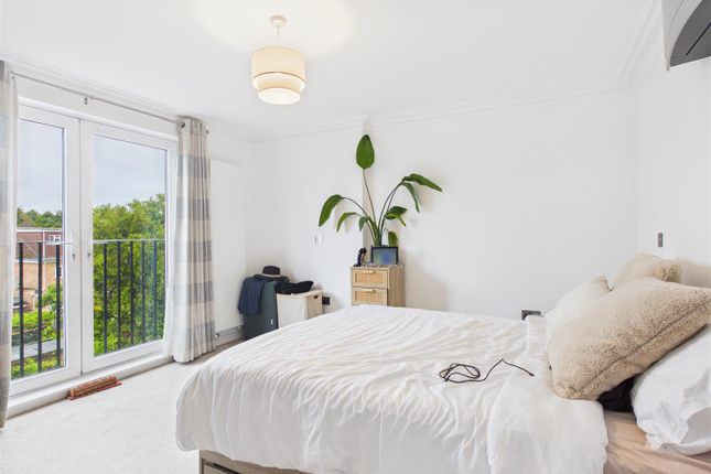 13, Gibbon Road, London photo 5