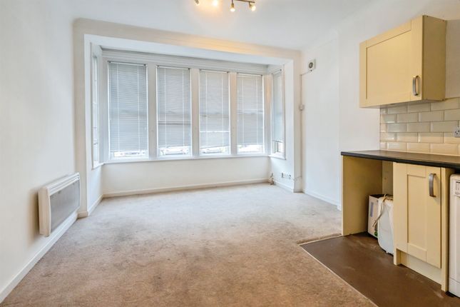 Flat 1, 8, Canada Grove, Bognor Regis photo 2