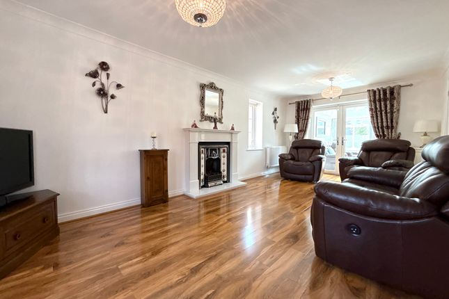 35 Y Dolydd, Aberdare photo 2