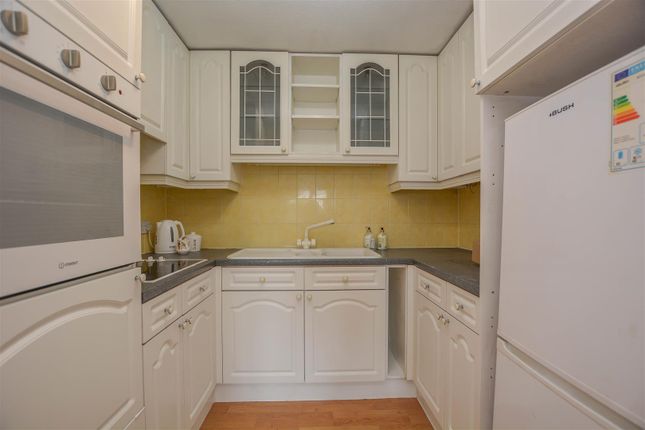1 Primrose Court, Kings Road, Brentwood photo 3