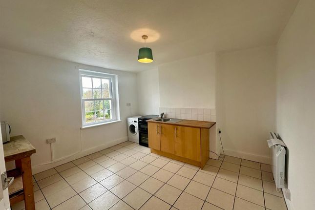 Flat to rent in Rock Park Terrace, Barnstaple