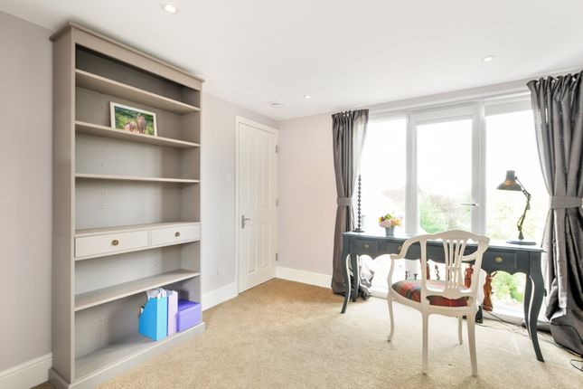 Terraced house to rent in Aston Street, Oxford