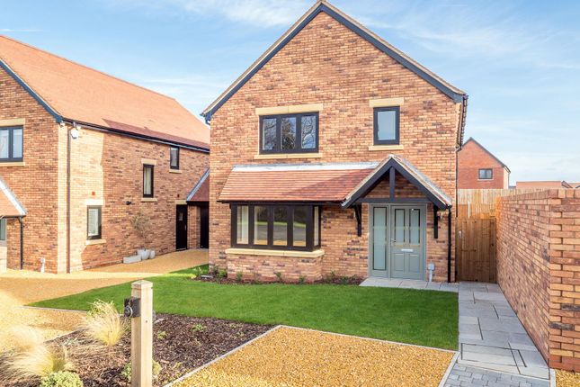Thumbnail Detached house for sale in The Sett, Stratford Upon Avon, Warwickshire