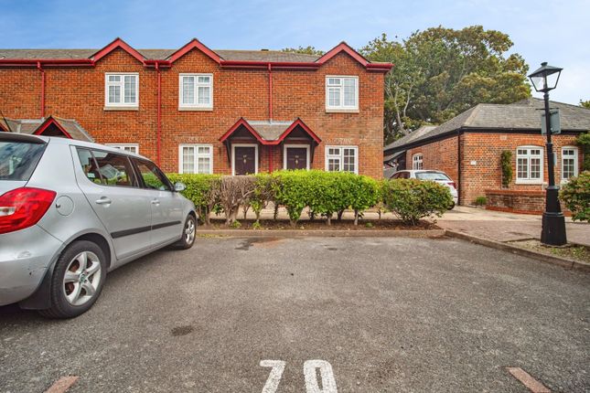 70, Wellington Court, Dorset photo 3