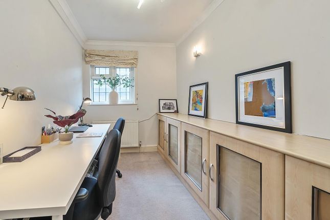 Davidson Frost-Wellings, Dfw, Uxbridge Road, Bedro