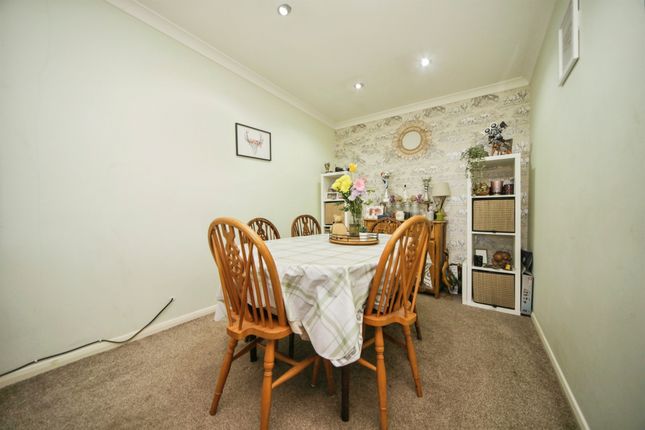 12, Birch Avenue, STOWMARKET photo 5