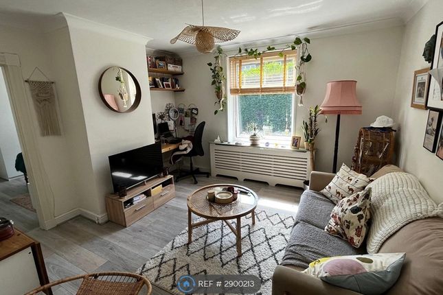 1-bed flat on Tavistock Walk, Carshalton, £1,600/mo