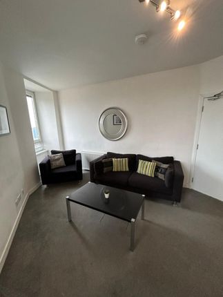 Flat to rent in Annfield Road, West End, Dundee
