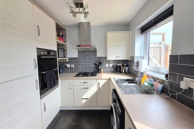 28, Topland Grove, Birmingham photo 3