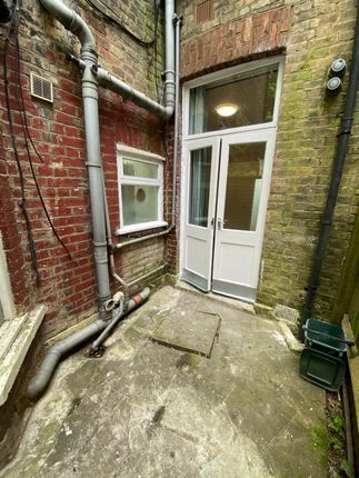 Thumbnail Flat to rent in Archway Road, London