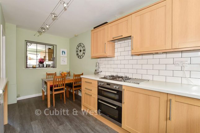 38, Hampers Green, Petworth photo 4