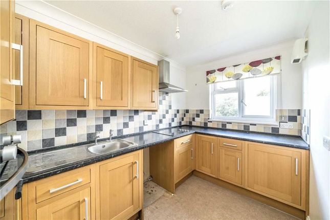 Flat 16, Cedars Court, London photo 4