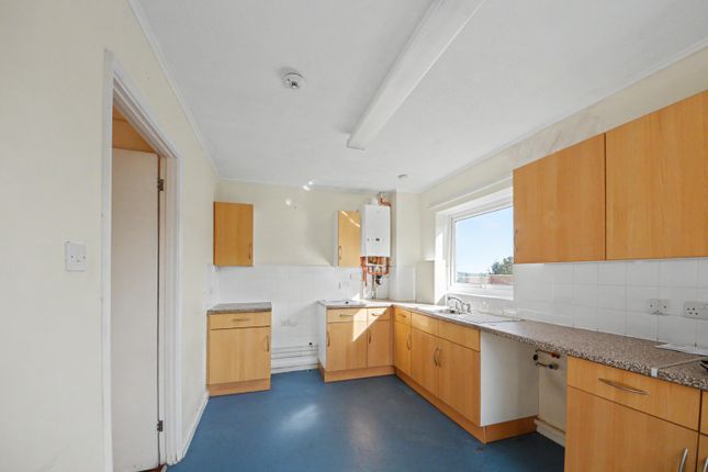 30 Plaiters Way, Dunstable photo 5