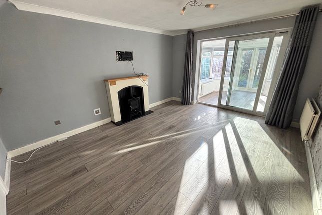 Campion Drive, Telford photo 3