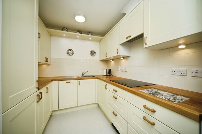 Flat 58, Vivary House, Kinglake Drive, Taunton photo 3