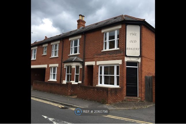 Flat to rent in The Old Bakery, Egham