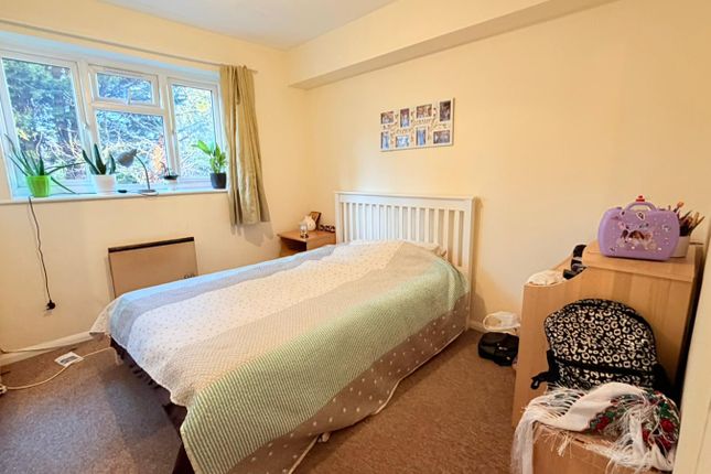 Oakington Avenue, Wembley photo 5
