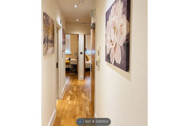 Flat, Drummond St, London photo 3