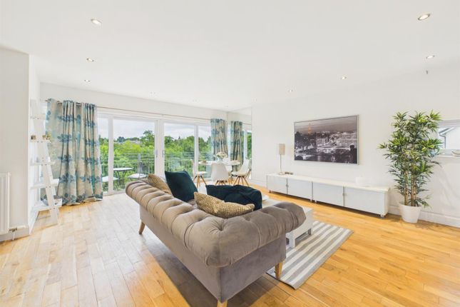 22, Riverside Park, Blairgowrie photo 3