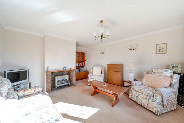42, Romans Way, Pyrford photo 3