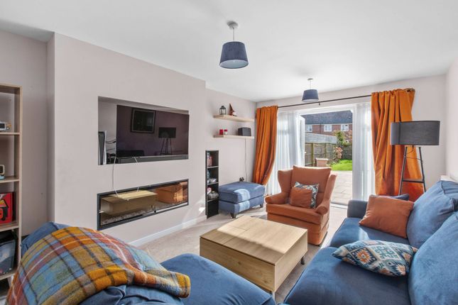 5 Barley Close, Princes Risborough photo 4