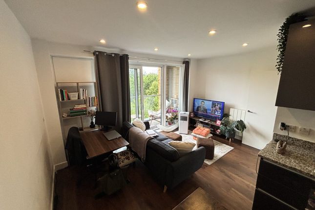 32 Harris Lodge,, 7 Dowding Drive, London photo 3