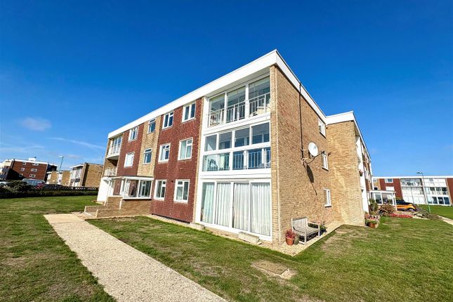 Flat 10, Downside Court, Rackham Road, Littlehampton photo 3