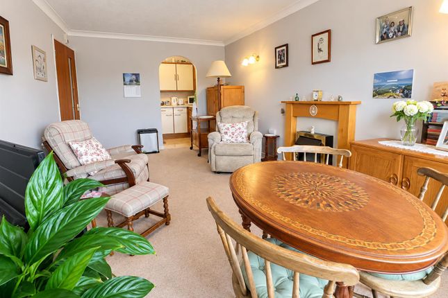 Flat 17 Hometide House, Beach Road, Lee-On-The-Solent photo 2