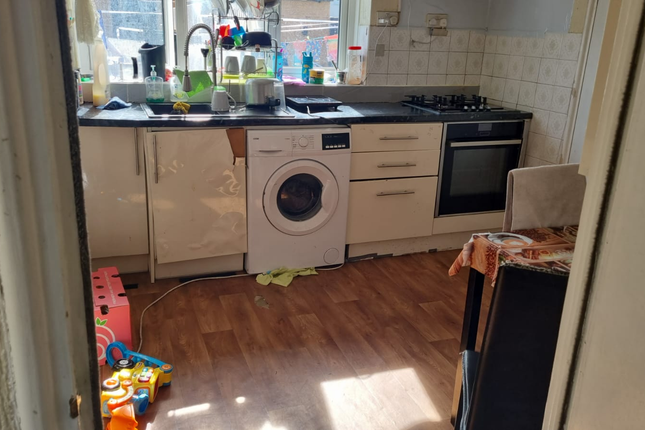 32, Buttermere Avenue, Slough photo 2