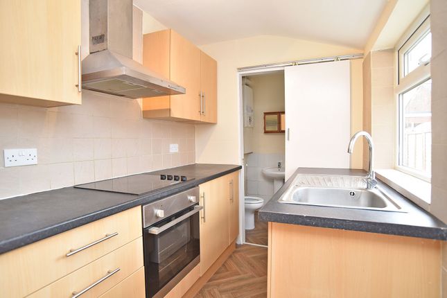 76 Regent Avenue, Harrogate photo 4