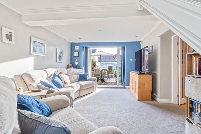38 Queen Street, Pontypool photo 3