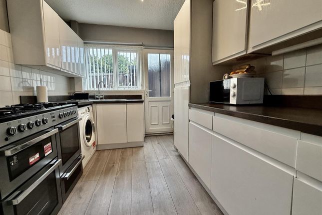 61, Queen Elizabeth Avenue, Gateshead photo 4