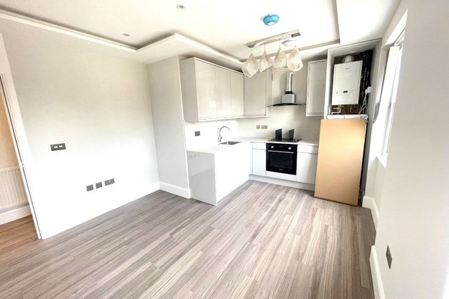 Thumbnail Flat to rent in Camden Road, London