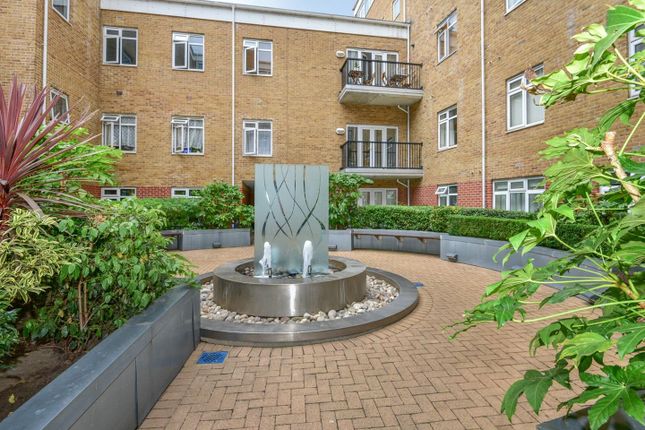 Flat 15, 154, Goswell Road, London photo 5