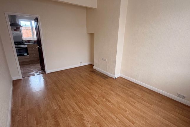 77, Swithland Avenue, Leicester photo 3