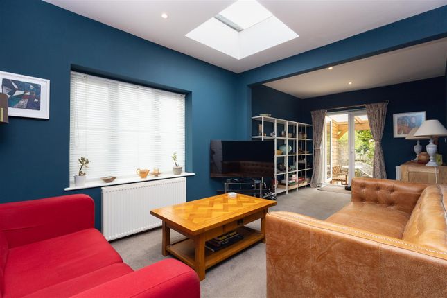 14, Grange Road, Hastings photo 3