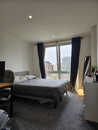 Flat to rent in Warehouse Court, No 1 Street, London