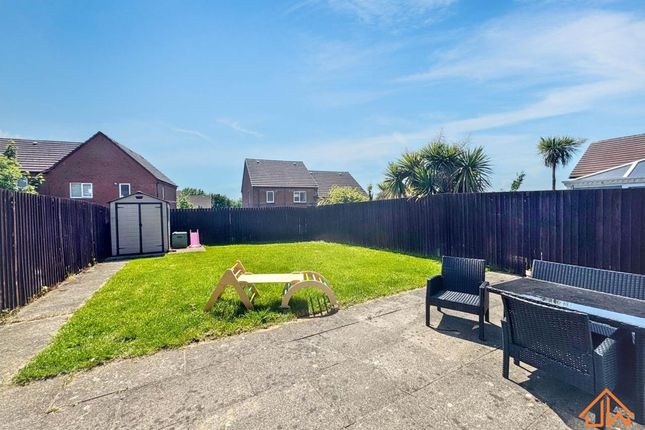 Clos Coed Duon, Highfields Blackwood photo 3
