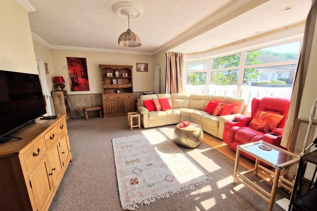 1, Hazel Close, Porthcawl photo 4